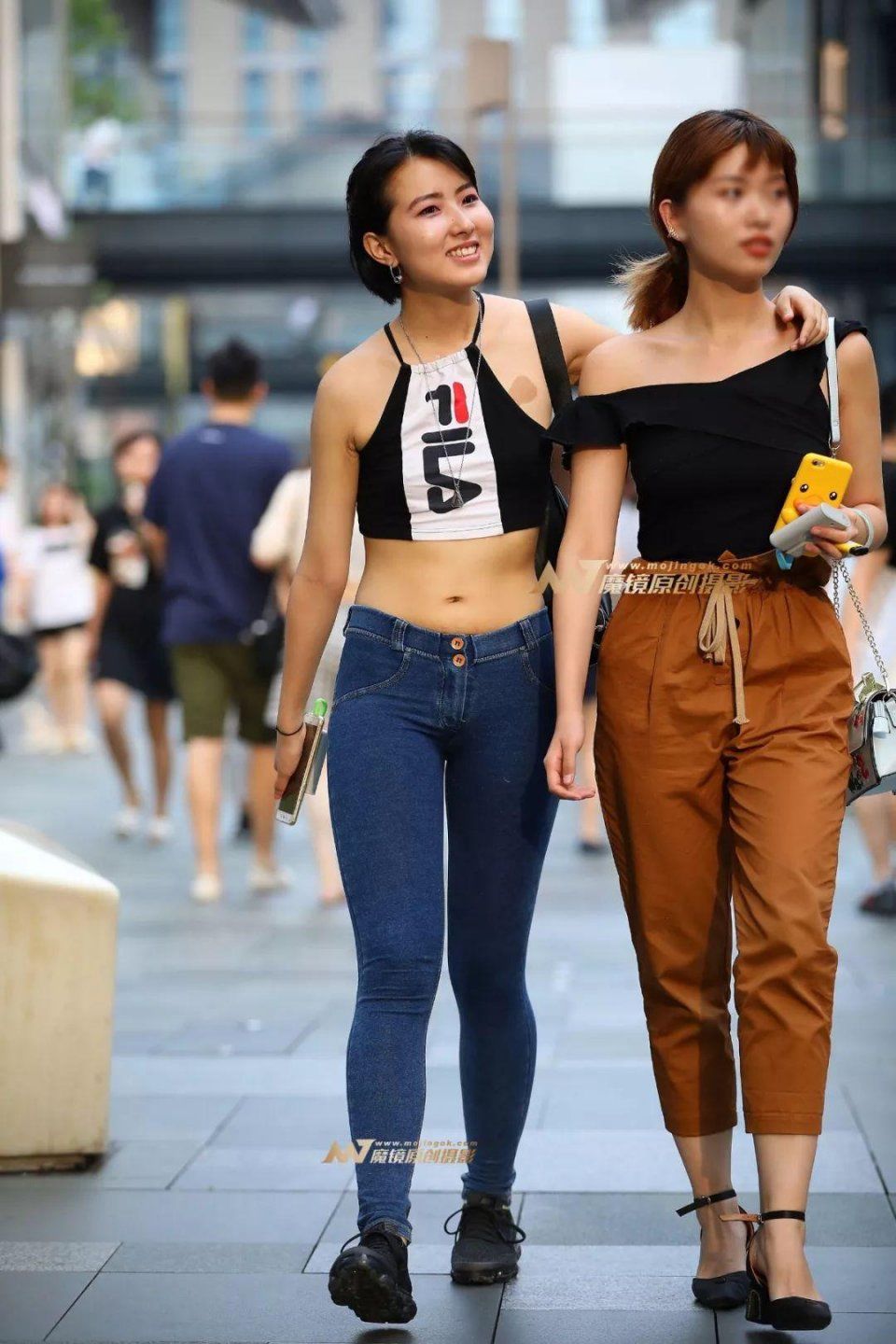 街拍:这才是完美背影杀,差点跟回家!