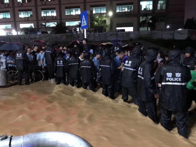 暂放下范冰冰、杨紫，寿光、汕头的这几条求救消息看哭几十万人