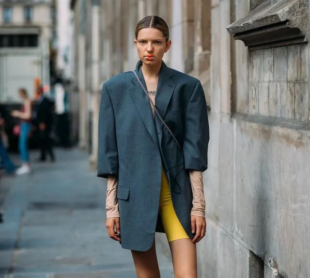 买来只穿过两次的运动服，还能这么搭？