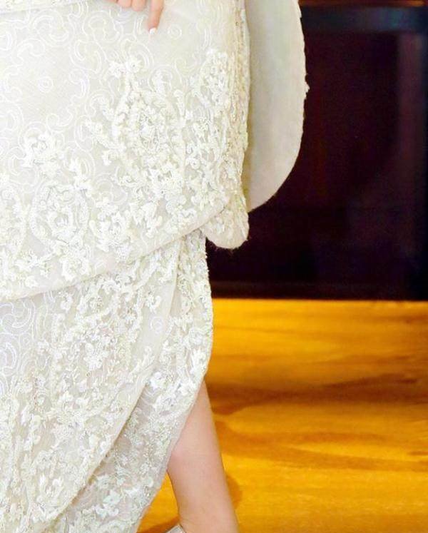 女明星穿高跟鞋，徐璐像在踩高跷，佟丽娅鞋跟都断了还在撑！