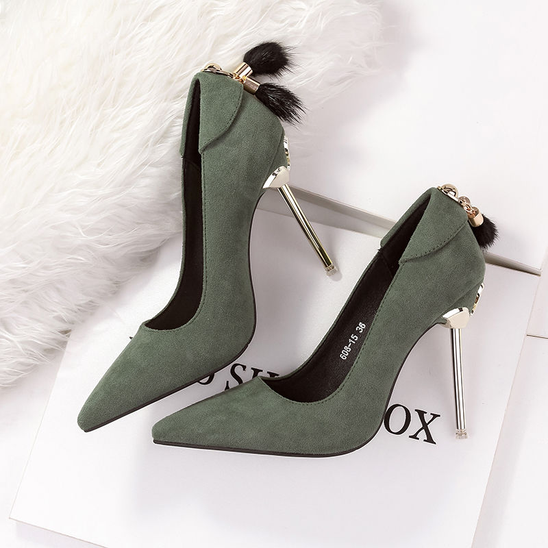 让女人美上天的高跟凉鞋，展现美丽廓形，尽情秀出你的魅力