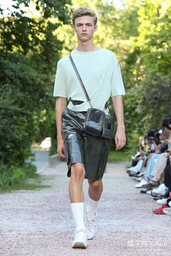 关于一场“逃离、隐世、战斗”的时装大秀!