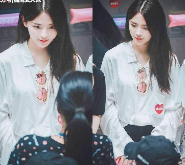 20岁宋祖儿和19岁杨超越同秀美腿，网友：这差距可不止一岁！