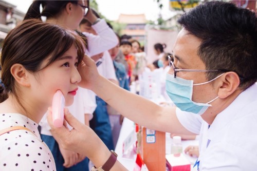 薇诺娜大型公益活动 --＂薇＂笑阳光计划再度起航