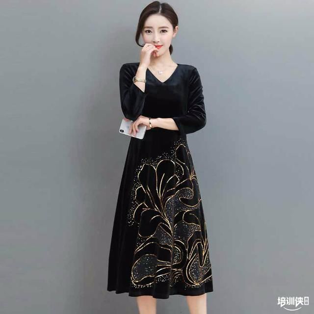 女人再穷也别一年四季乱穿搭,试下时下流行的连衣裙,便宜显洋气