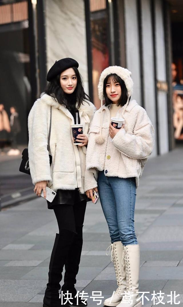 『 气质』展示窈窕的身姿和迷人的气质,街拍:小姐姐简单的穿搭