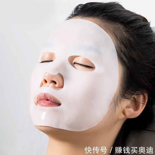  『皮肤』敷完面膜后到底要不要洗脸，大部分人不知道，难怪皮肤粗糙又显老