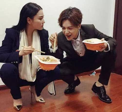 因为拍戏被误会是情侣，张馨予莫名躺枪，微博评论道出真相