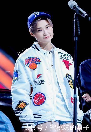 明日之子再闹乌龙,李宇春险被男子强吻,网友:安保工作真差劲