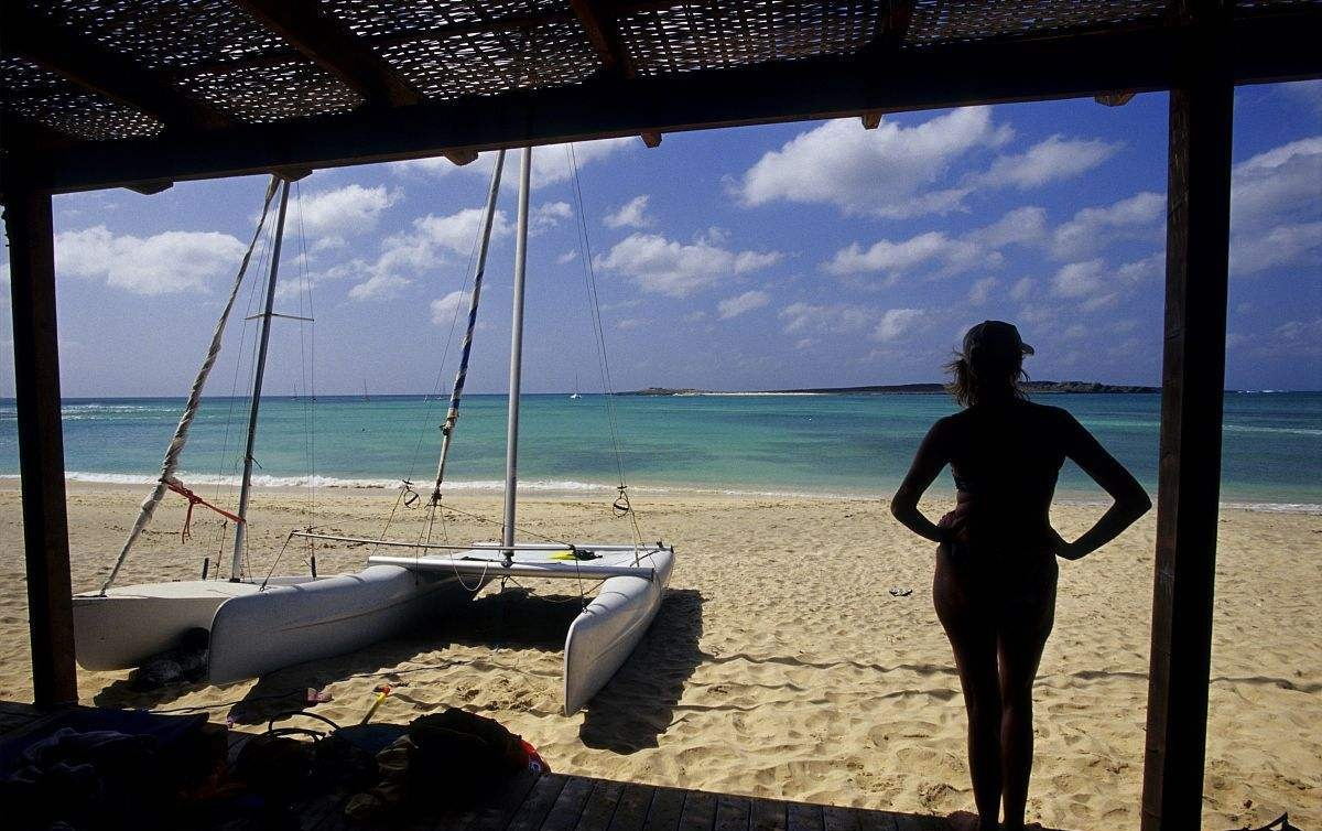 世界最无奈岛国：距美国6000公里，却每年都给美国造成超万亿损失