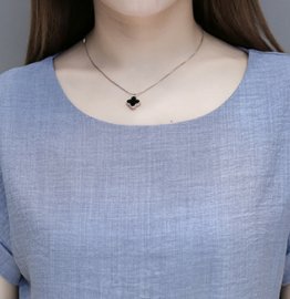 秋后早晚凉，尽量少穿裙，多穿这样的“阔腿裤”套装，美到飞