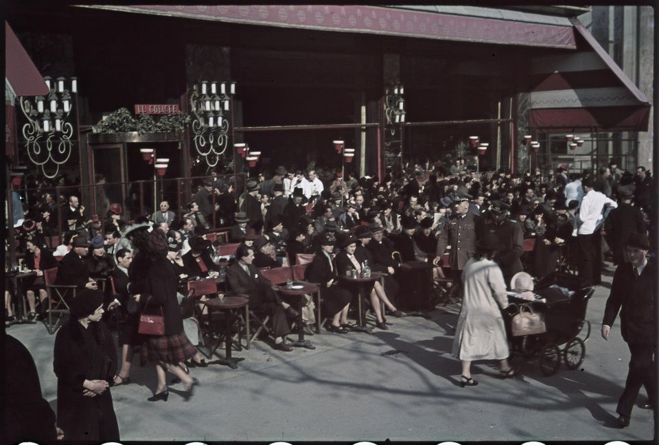 德军占领下的巴黎上色高清老照片 马照跑舞照跳 亡国痛看不到