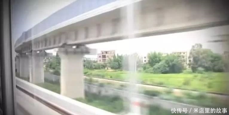 高铁动车出现“一座多票” 乘客表示很尴尬