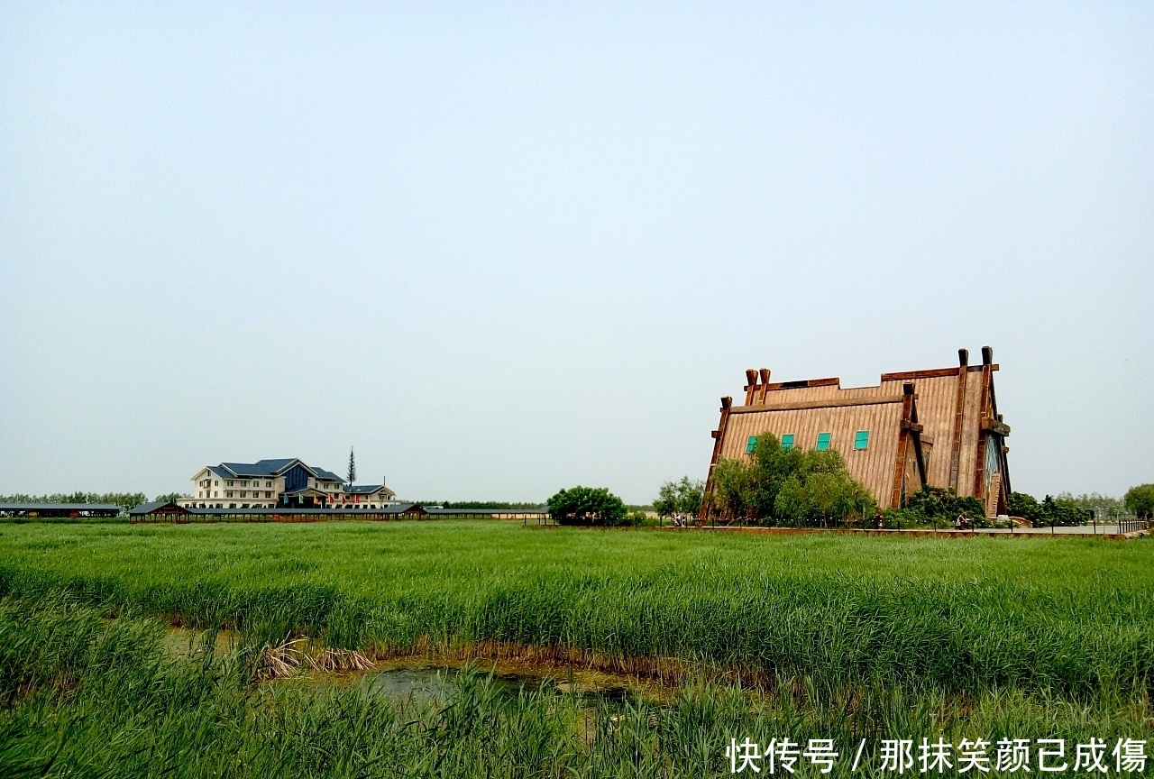 中国北方最神奇的湖，鱼越捞越多，游客不知情，本地人道出真相