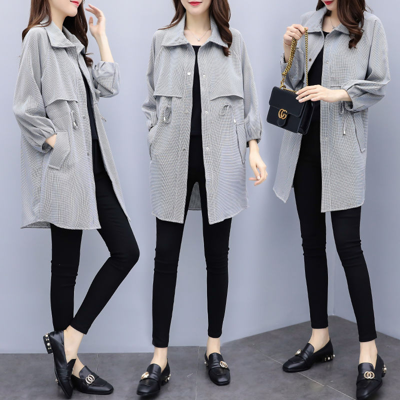 女人过了40岁!这样穿让你回到30岁，白嫩又显瘦，人见人夸