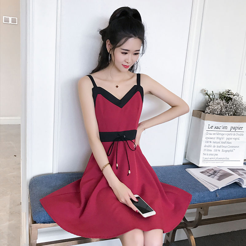 女人穿阔腿裤，不一定就好看，但像下面女人这样穿，美到骨子里