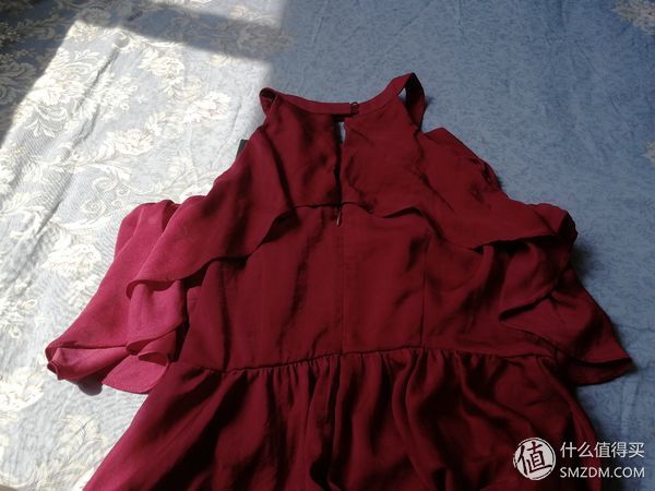 盛夏红裙正当时--ONLY挂脖连衣裙开箱