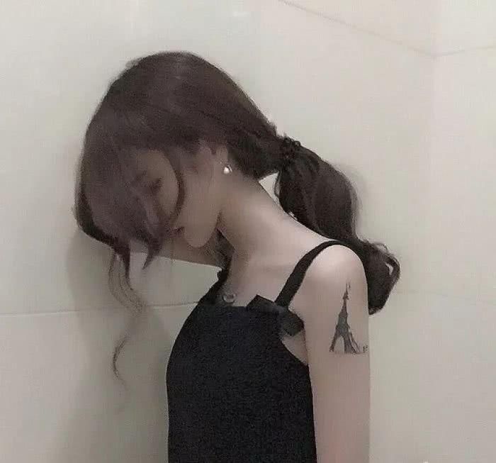  扎发■还有比这几款卷发更显脸小的发型吗？没有了！