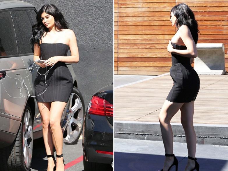 凯莉·詹娜穿露肩礼服过生日，蝴蝶背抢镜，怪不得她爱穿露背装