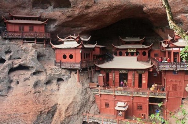 惊叹！仅靠一根柱子支撑的寺庙，历经近千年风雨沧桑！