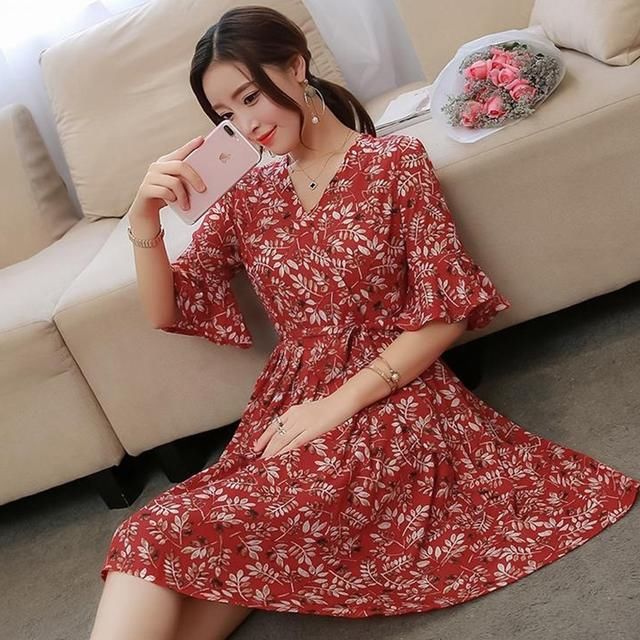 连衣裙中的“白富美”，配高跟鞋穿!瞧瞧，巨显腿长，美嫩到炸屏