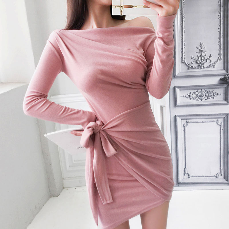 包臀裙已经过时了，如今“闷包裙”正当道，优雅时髦又迷人