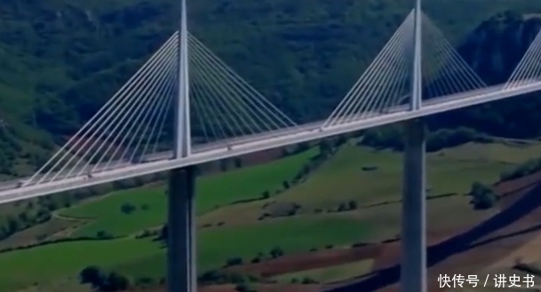 我国建在“天空”的大桥，居然用的是“智能”水泥