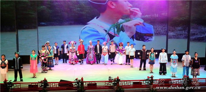 独山:为黔南民族服饰创意设计大赛整装待发