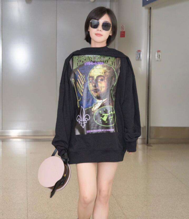 卫衣怎样搭配鞋子