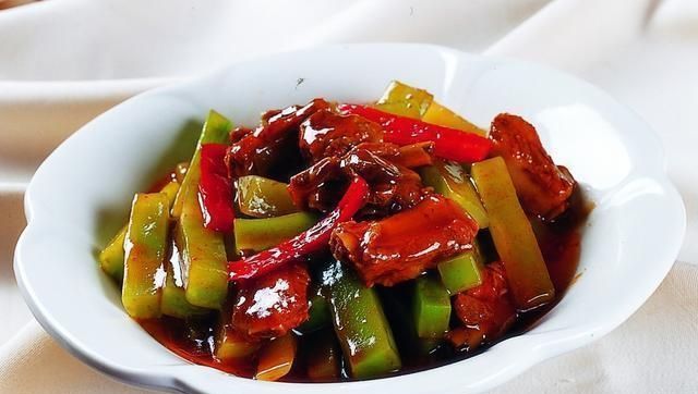  #做法#美食推荐：山药烧鸡块，杂蔬炒腊肉，私房脱骨牛蹄的做法