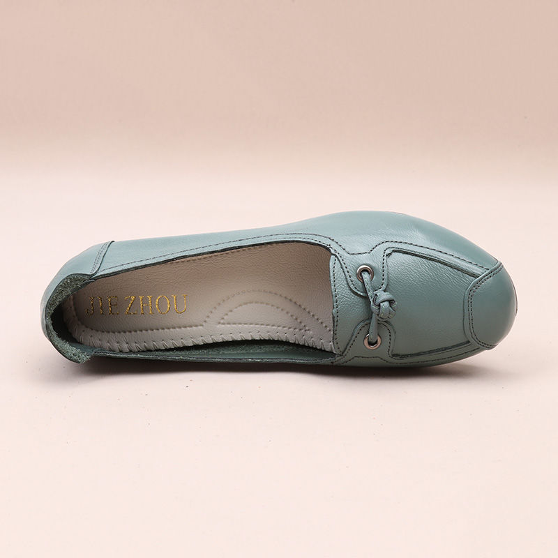 媳妇终于开窍!扔掉了高跟鞋，换上”软秋鞋”，走路不累脚还漂亮