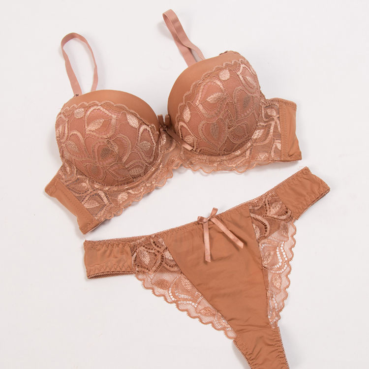 老婆在家穿蕾丝清凉内内，魅力无限满满女人味，简直太诱惑