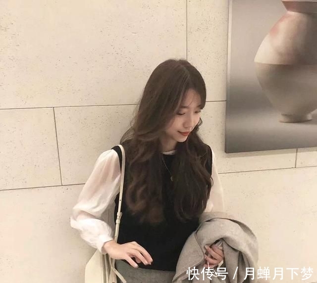  气质：衬衫怎样穿更时髦?搭配马甲,高级又好看