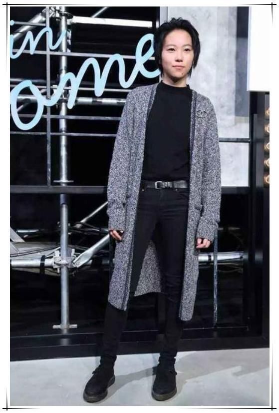 窦靖童又刷三观！这么大胆的裤子也敢穿出门，网友：王菲不管管吗