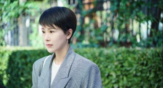 『通勤连衣裙』让你get万年实用的职场穿搭单品！以后上班不愁不会穿了！