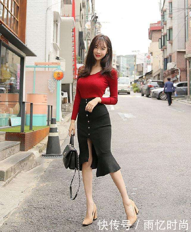 包臀裙秀出迷人曲线, 这样的美, 你喜欢不?