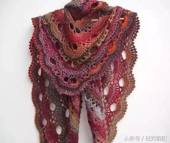 钩针编织教程图解 网红经典段染色三角形钩针披肩围巾大全 美极了