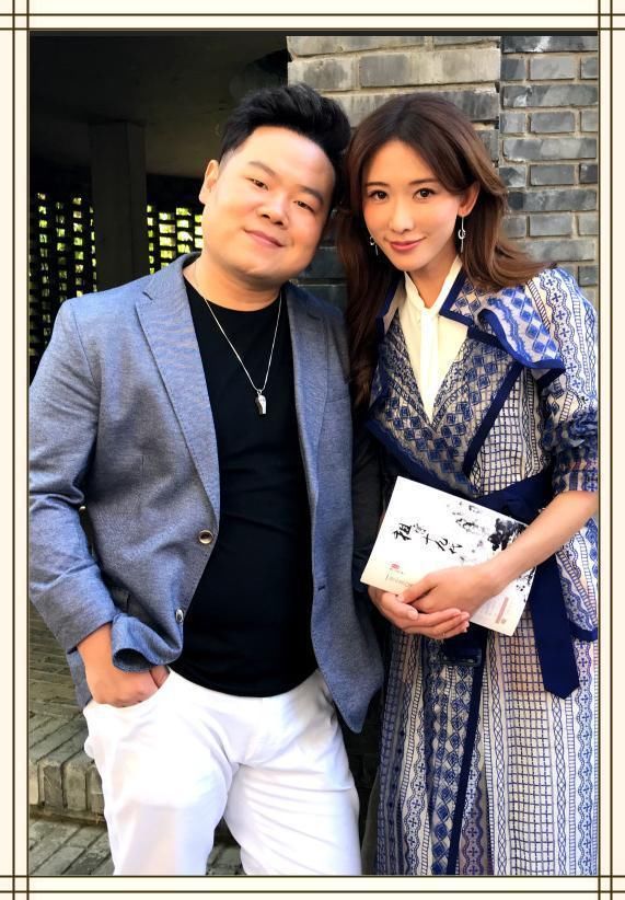 岳云鹏这个撞衫玩大了！竟与帕丁森同穿一件牛仔外套，网友：尴尬