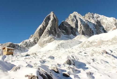 为何珠峰已被登顶，而海拔5596米的玉龙雪山却至今无人登顶？