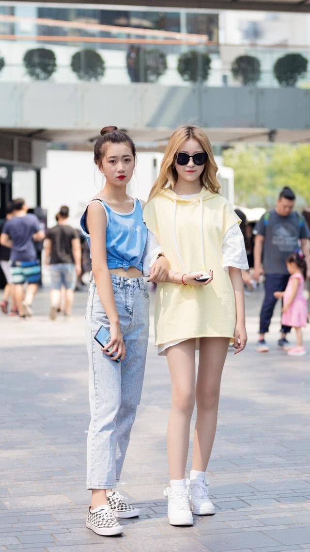 时尚街拍：摄影师镜头下的街头，小姐姐细腻纯情，我想跟图7小姐