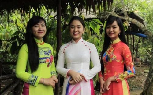 越南美女导游300块人民币有啥服务，当地人告诉你实情