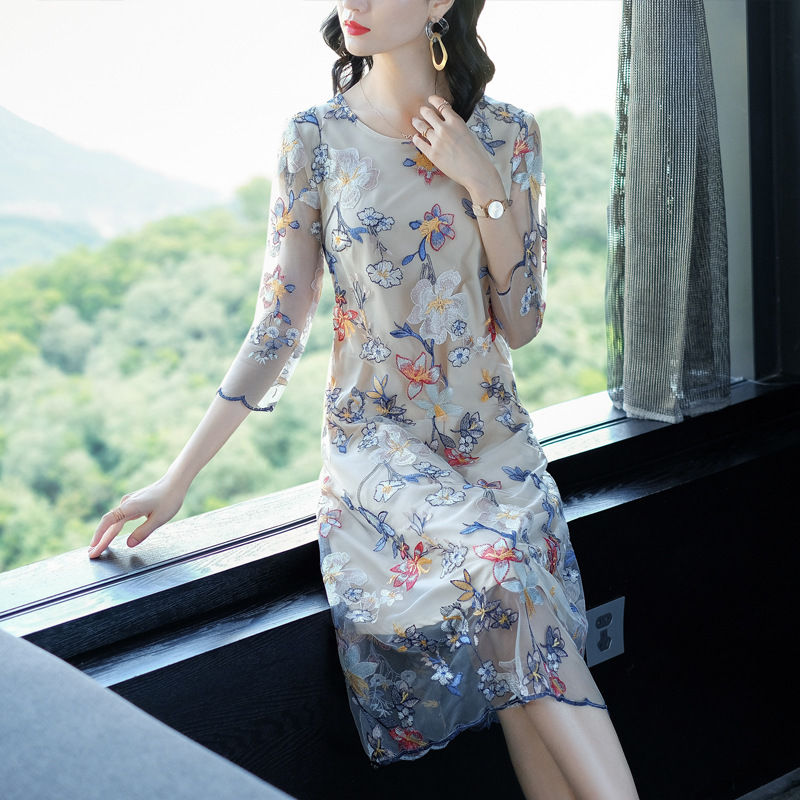 大屁股女人，紧身衣别穿!瞧下面女人这样穿，一个比一个惊艳