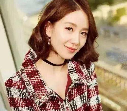  「奔四」奔四女人别留这3种“阿姨发型”，自我感觉时髦，其实又土又老气