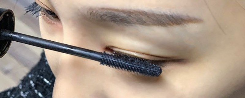 睫毛|睫毛往下趴是怎么回事