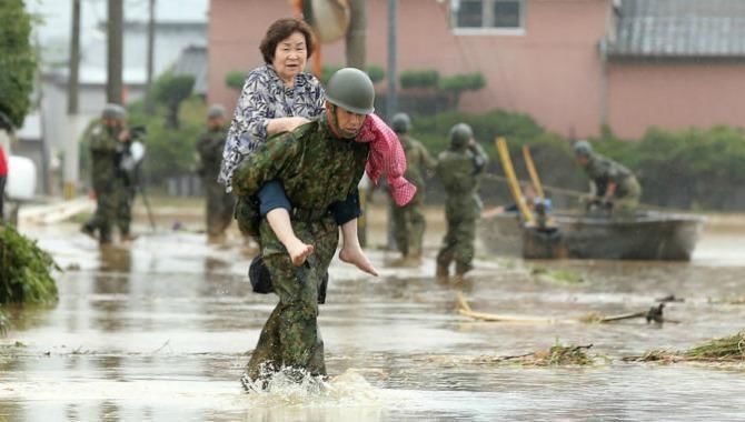 史无前例暴雨袭击日本，已超百人丧命，中国朋友圈却仍有人说假的