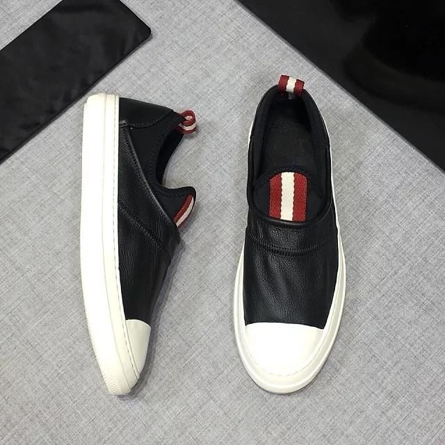 阿玛尼，芬迪休闲鞋，集时尚个性于一体，体现一种潮流灵魂所在