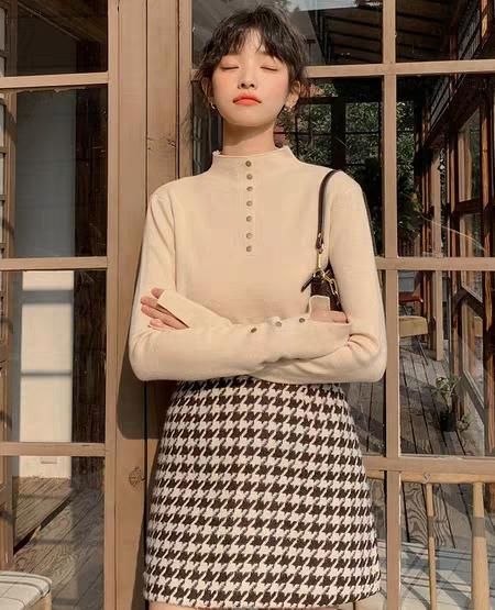『女人味』卫衣配牛仔裤早过时了,针织衫+裙装成新宠,让你散发女人味
