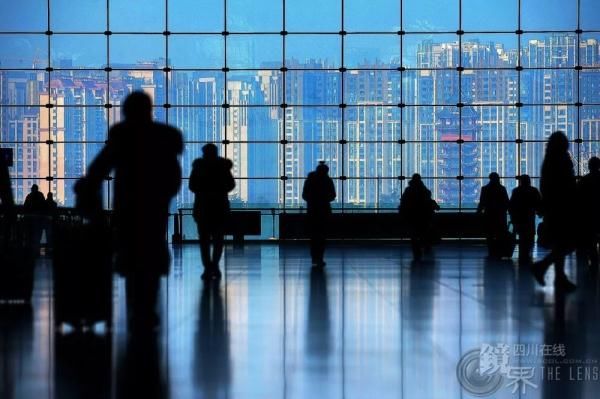  列车保洁|镜界丨疫情下的春运