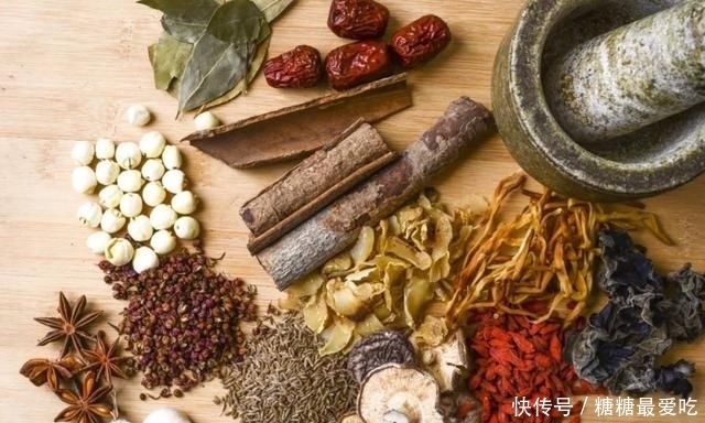  树木■与紫檀同等价值的树木，木质密集有香味，却经常被农民当