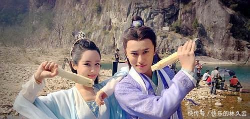 杨紫秦俊杰大秀恩爱，分手谣言不攻自破，网友太甜啦！祝幸福！